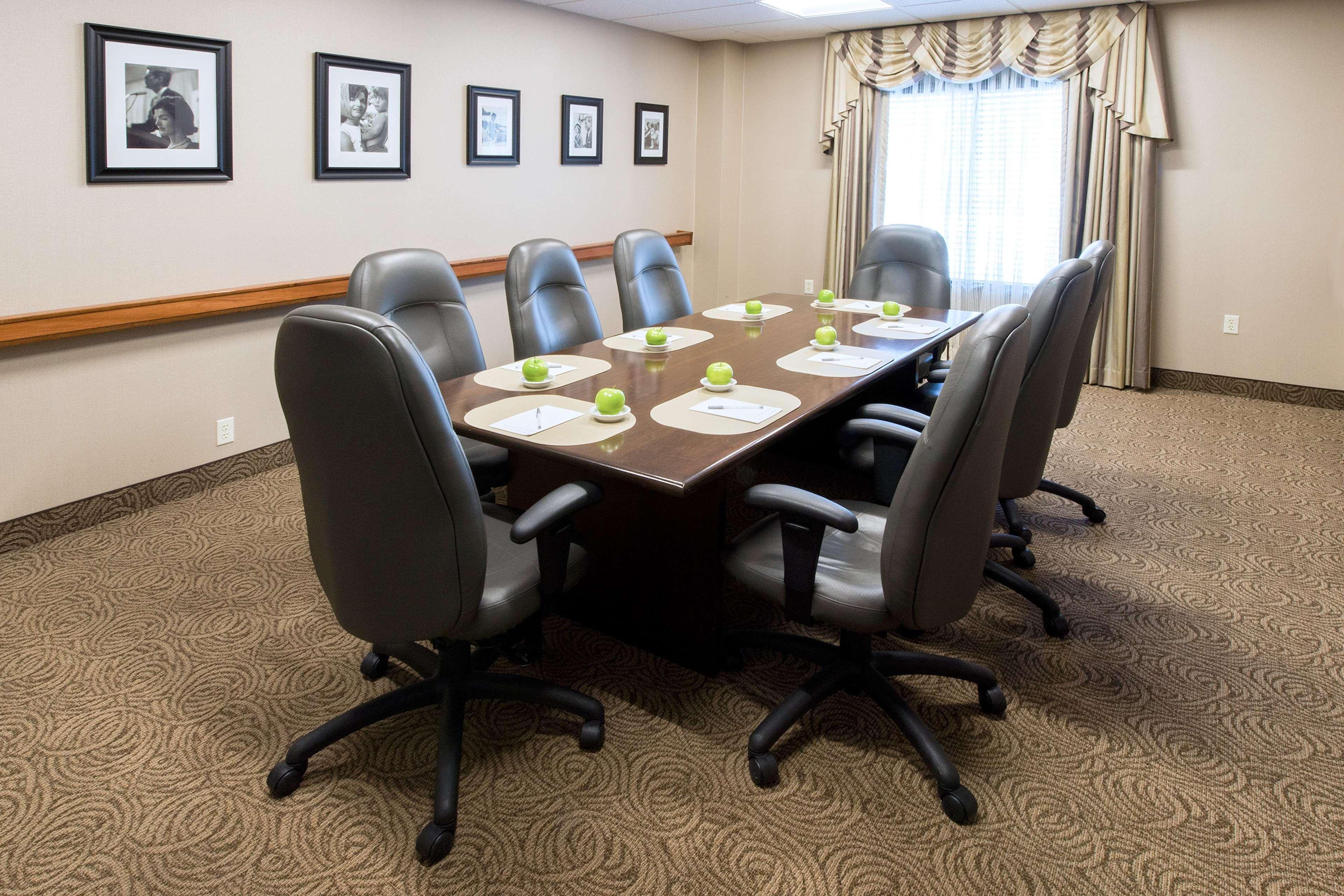 Hampton Inn Boston-Norwood Bagian luar foto