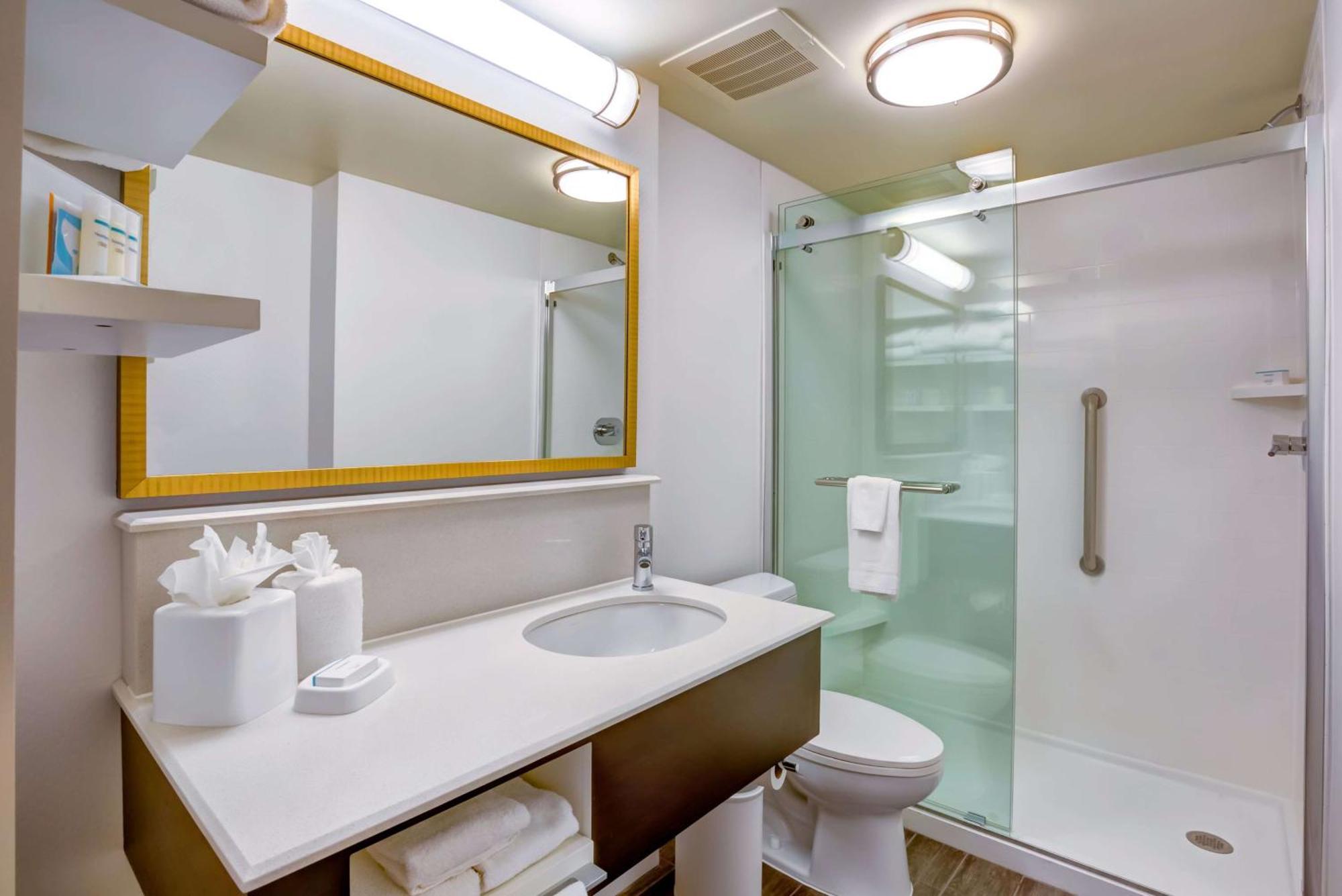 Hampton Inn Boston-Norwood Bagian luar foto