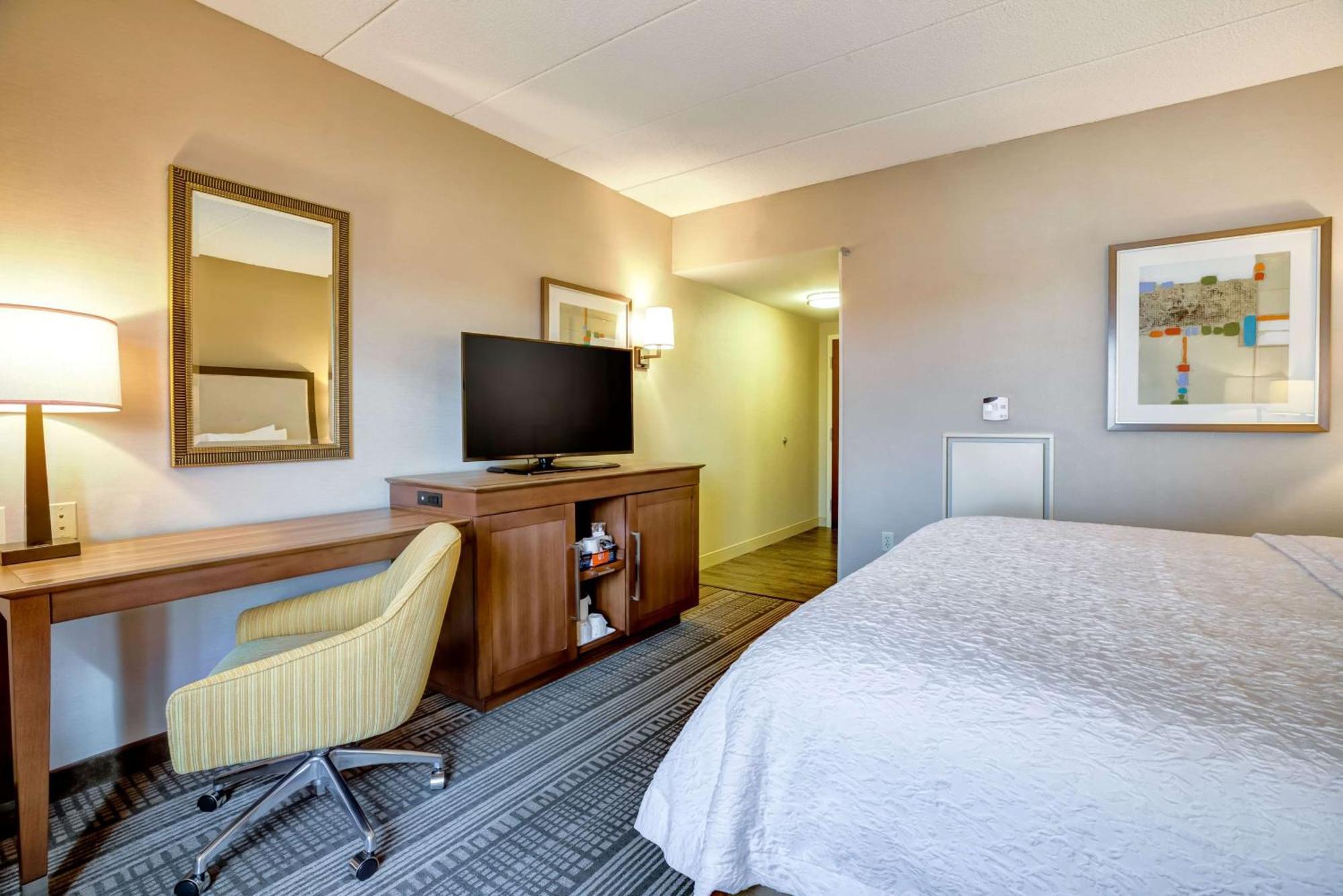 Hampton Inn Boston-Norwood Bagian luar foto