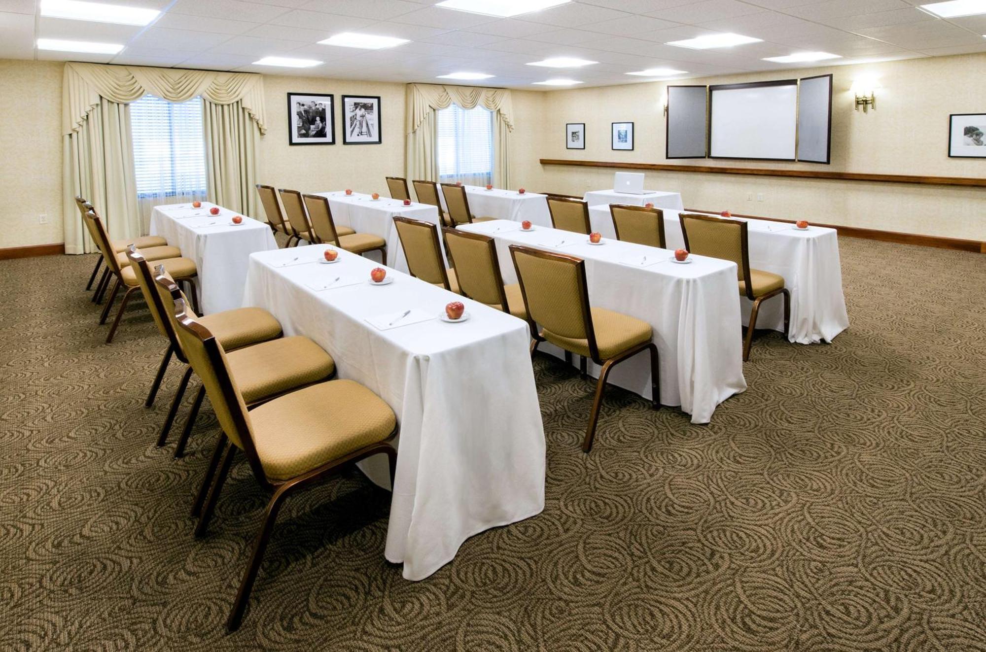 Hampton Inn Boston-Norwood Bagian luar foto
