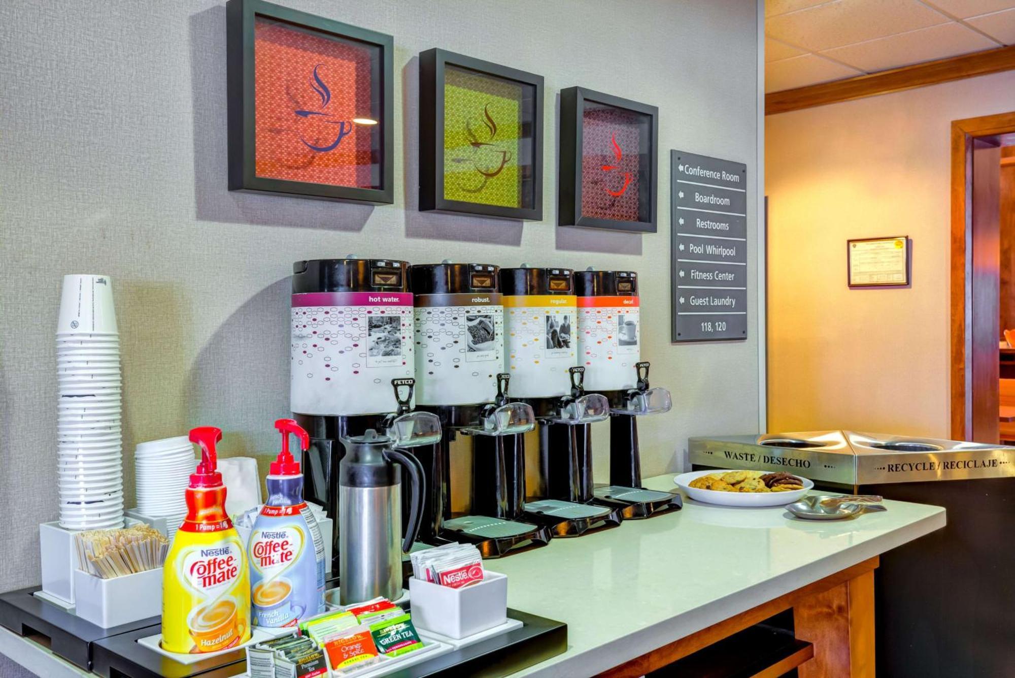 Hampton Inn Boston-Norwood Bagian luar foto