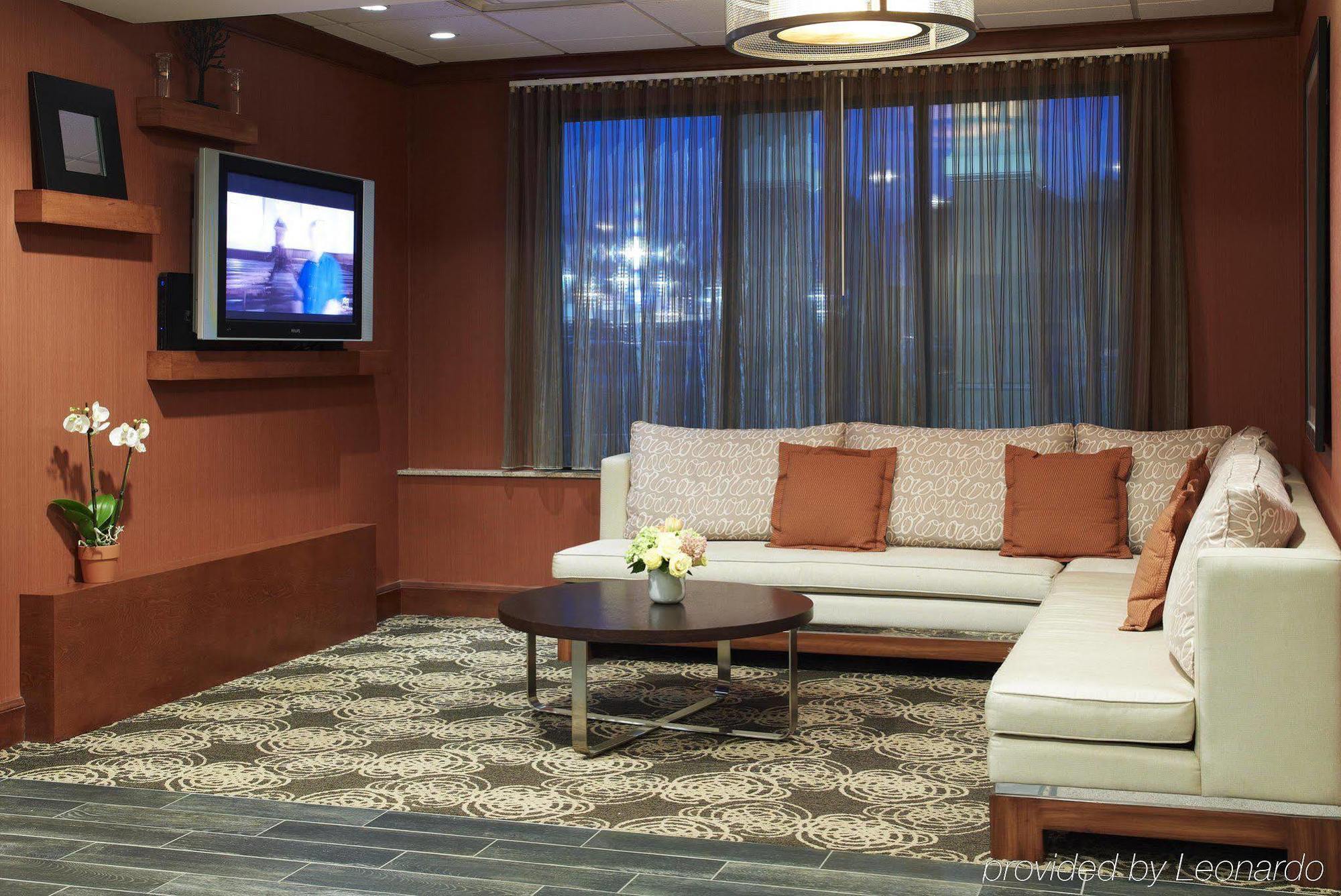 Hampton Inn Boston-Norwood Bagian luar foto
