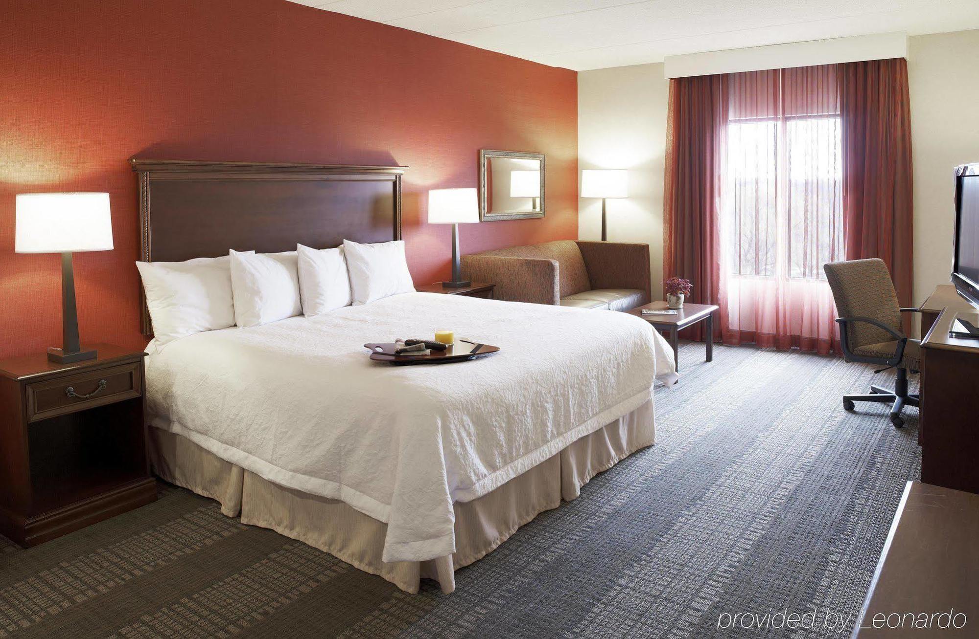 Hampton Inn Boston-Norwood Bagian luar foto