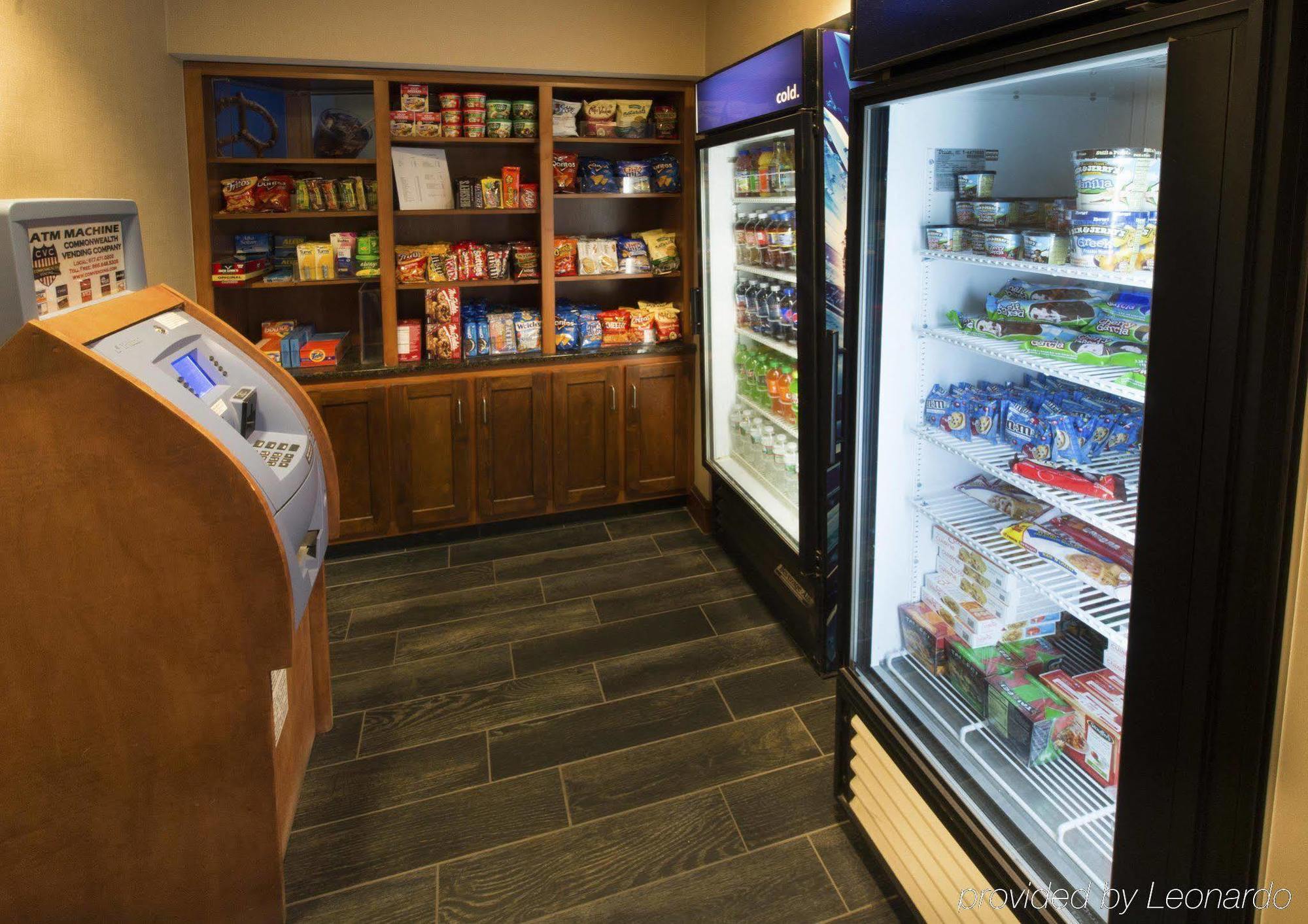 Hampton Inn Boston-Norwood Bagian luar foto